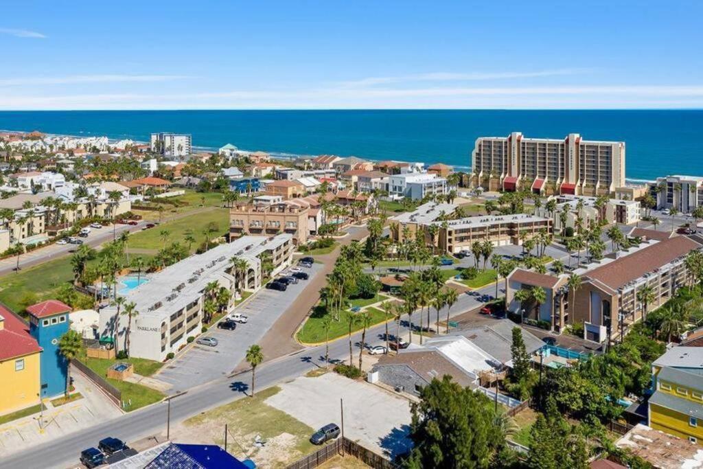 2 Bed 2 Bath Condo By Beach With Resort Pool South Padre Island Dış mekan fotoğraf